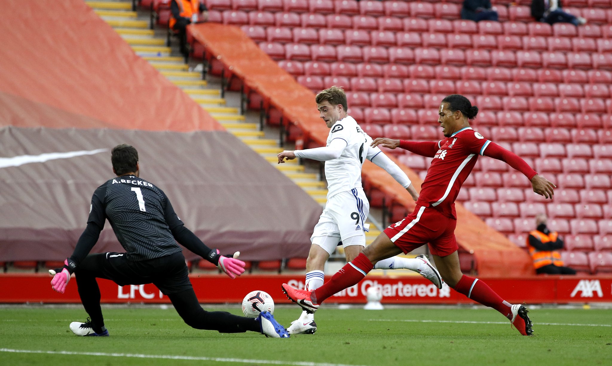 進一步鞏固 進一步鞏固